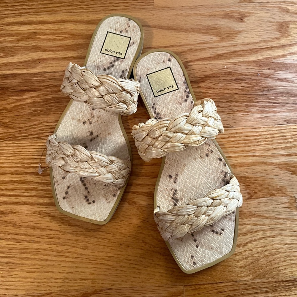 Dolce Vita Indy Flat Slide Sandal in Light Natural Raffia Straw Size 7.5 New